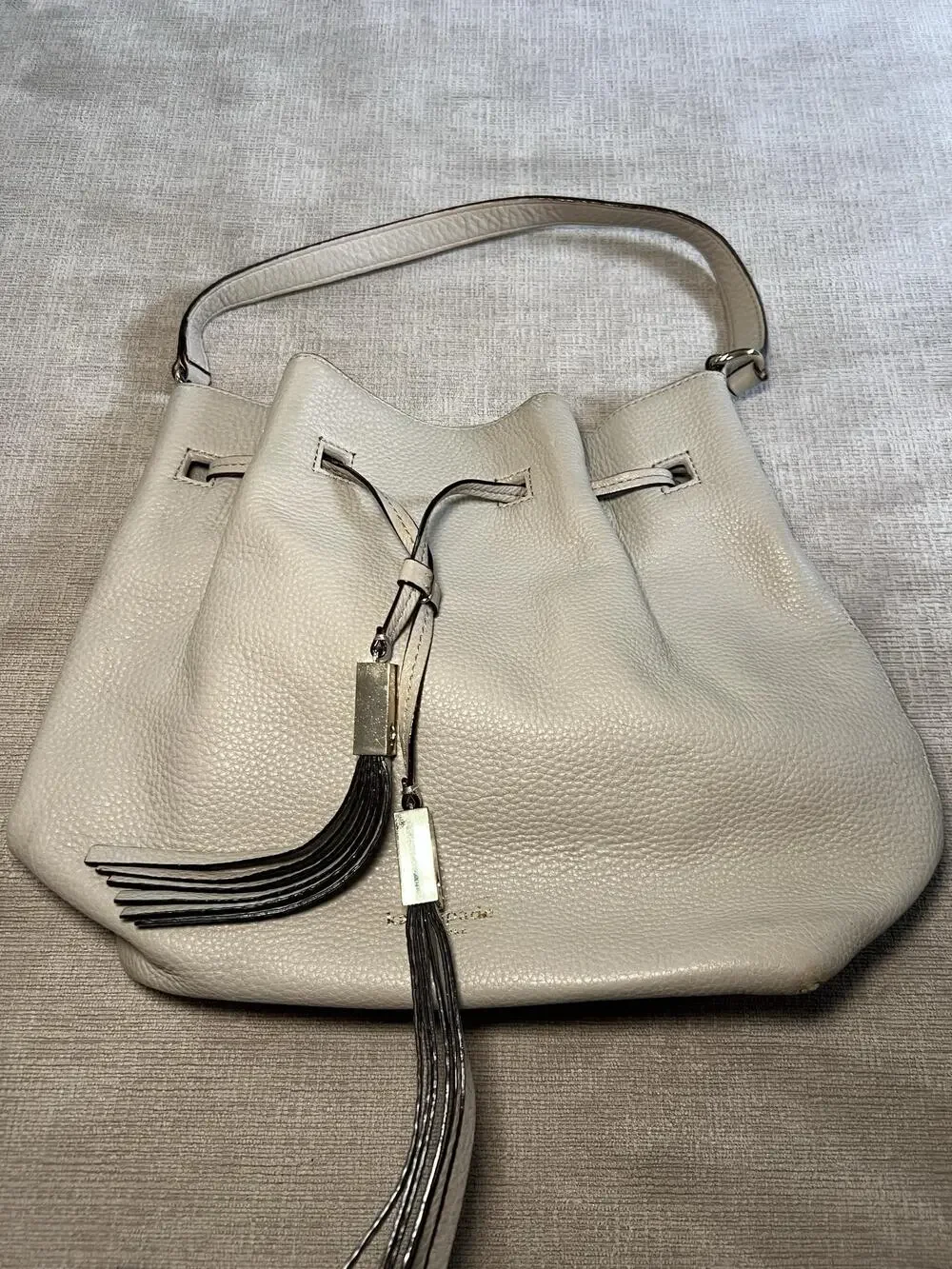 Kate Spade Bucket Bag Womens Large Beige Leather Tassel Drawstring Crossbody